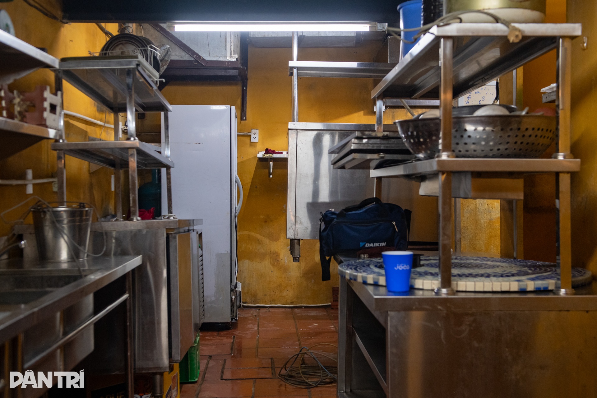 Hội An bừng sức sống sau bão lũ, nhộn nhịp đón khách du lịch trở lại - 14