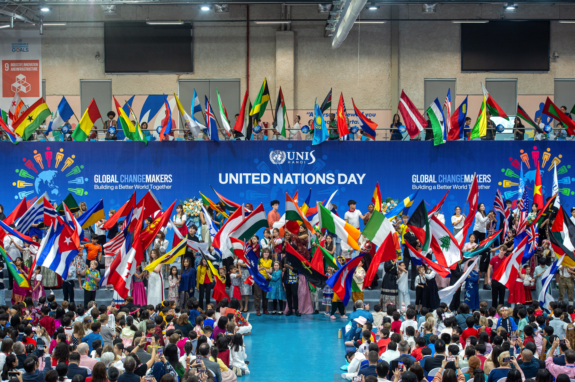 Rực rỡ lễ rước cờ kỷ niệm Ngày Liên hợp quốc tại Hà Nội 2 Liên hợp quốc - Ảnh 2.