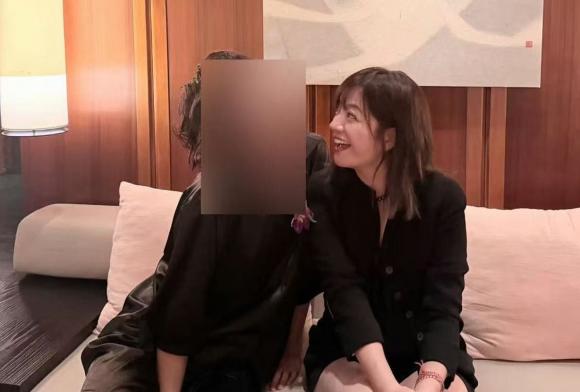 Triệu Vy, Hoàn châu cách cách, sao hoa ngữ