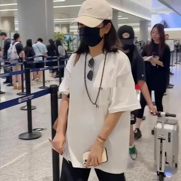 Triệu Vy, Hoàn châu cách cách, sao hoa ngữ