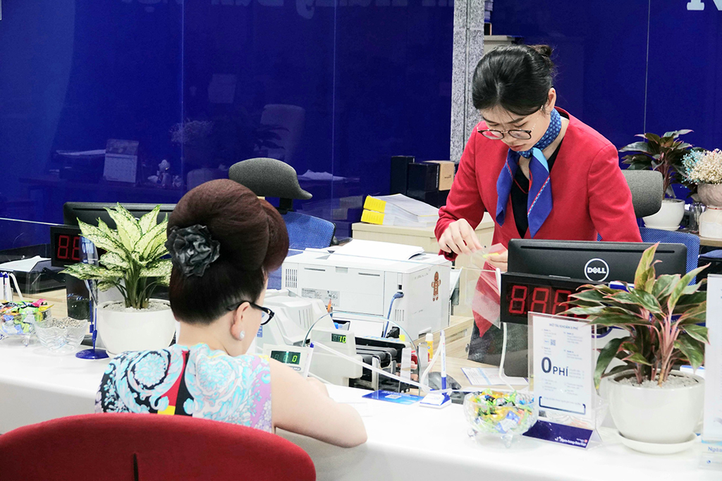 Tỷ giá, lãi suất đều 'căng'- Ảnh 2.