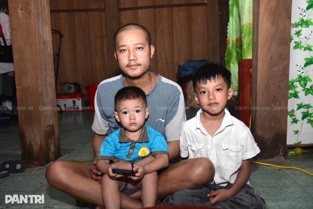 Bản nghèo Điện Biên mong níu giữ tính mạng chiến sĩ trẻ hết lòng vì dân - 2