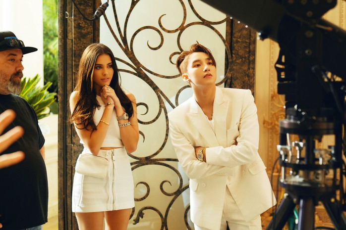 Búp bê Mỹ khiến nhóm nữ hàng đầu 