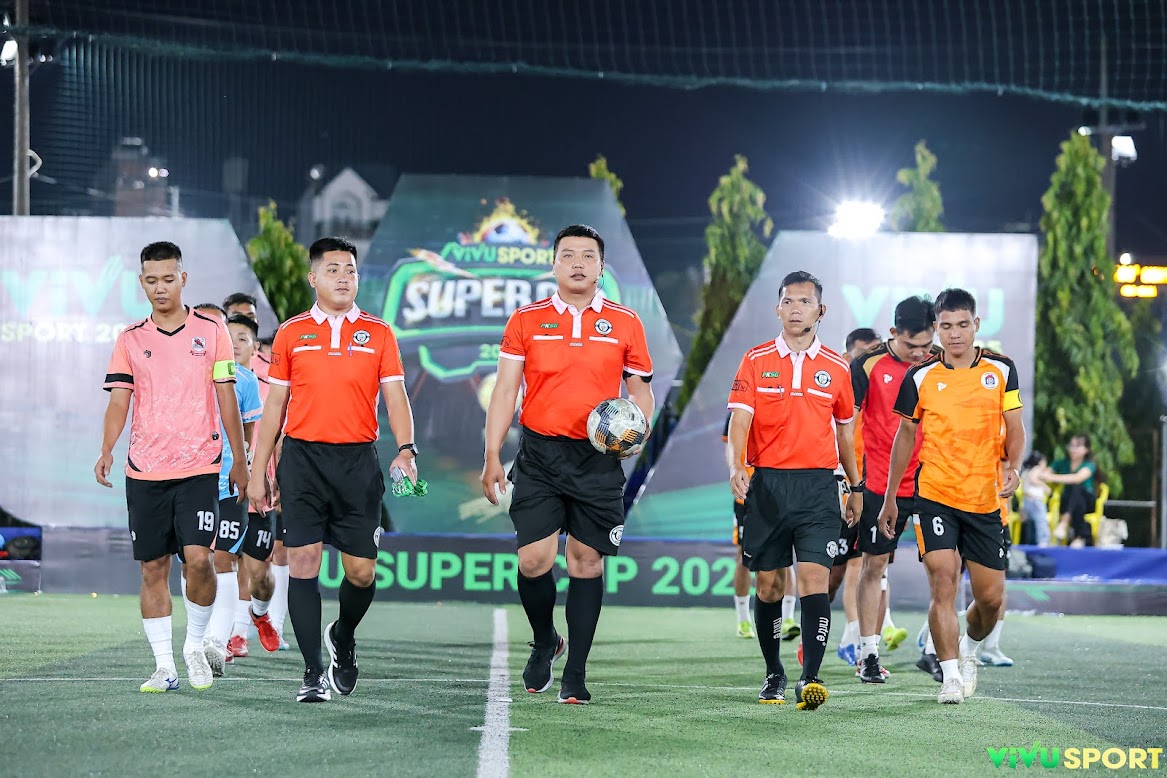 Sân phủi hóa sân khấu: Hồ Quang Hiếu mang "lửa" đến Vivu Sport Super Cup 2025 - Ảnh 5. Sân phủi hóa sân khấu: Hồ Quang Hiếu mang "lửa" đến Vivu Sport Super Cup 2025 - Ảnh 5.