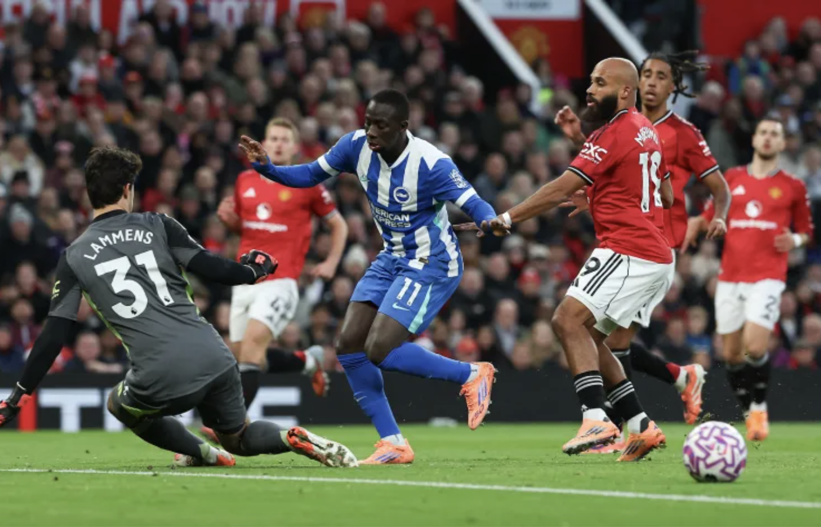 Vượt Haaland, Bryan Mbeumo nhận giải 