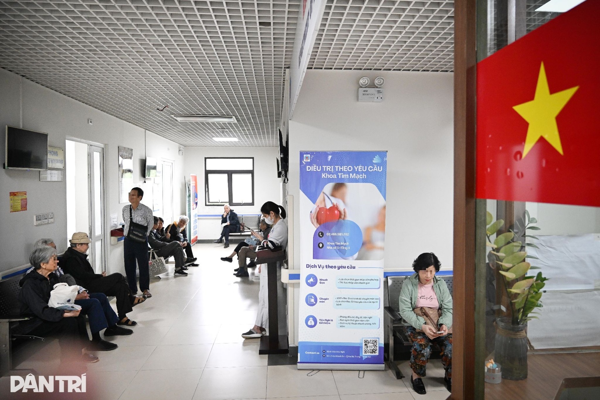 Hà Nội: Bệnh viện đông nghịt, ca đột quỵ tăng vì thời tiết ẩm ương - 11