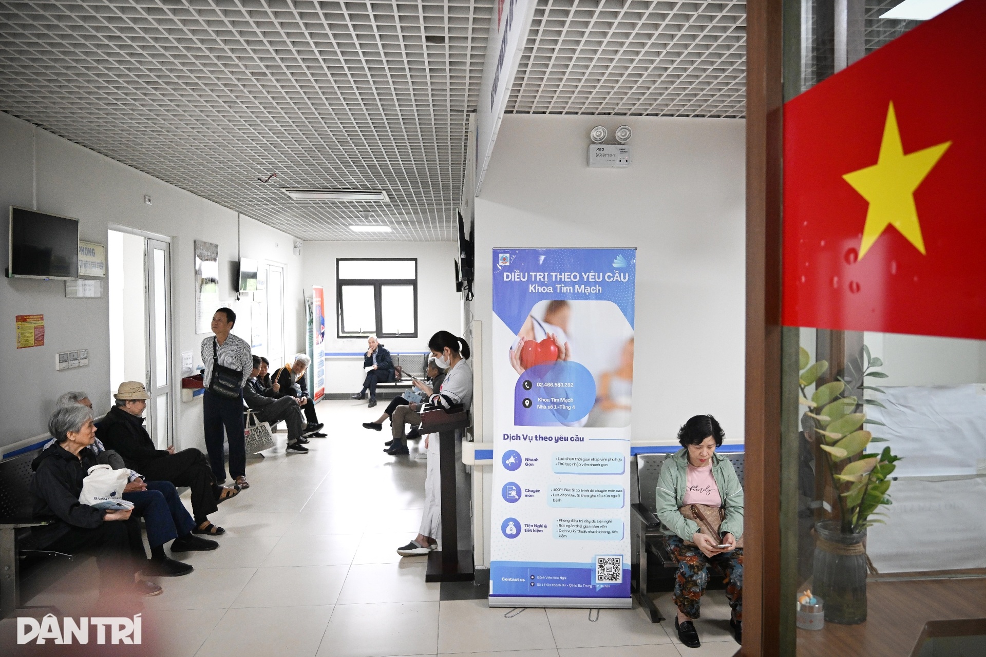 Hà Nội: Bệnh viện đông nghịt, ca đột quỵ tăng vì thời tiết ẩm ương - 14