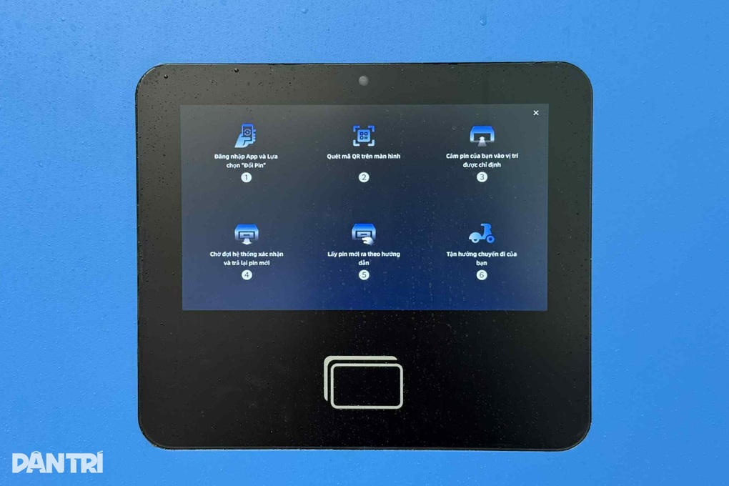 VinFast bắt đầu lắp trạm đổi pin xe máy điện, thao tác nhanh ngang đổ xăng? - 4