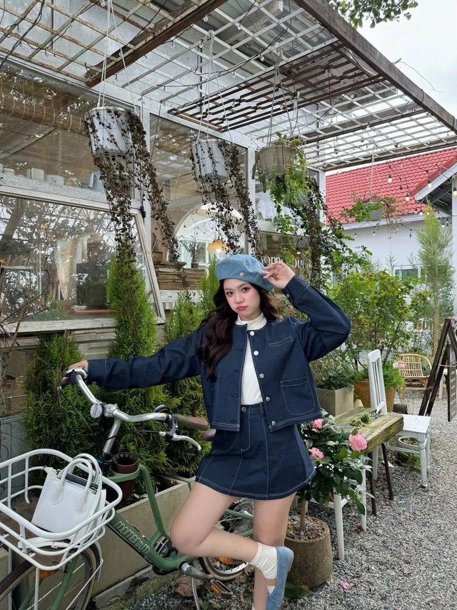 Áo khoác denim là biểu tượng vượt thời gian 'cân' mọi xu hướng thời trang - Ảnh 4.