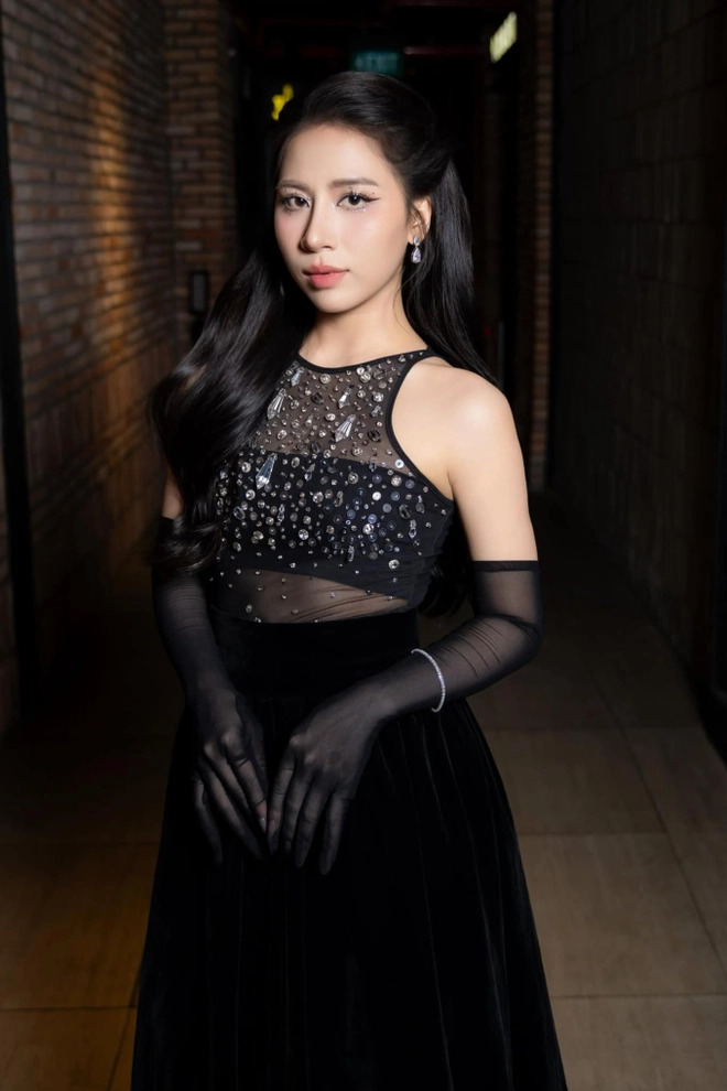 Nữ diễn viên Việt duy nhất mới đóng 3 phim đã chạm mốc 1.000 tỷ, chỉ cao mét rưỡi mà có tận 5,5 triệu fan- Ảnh 6.