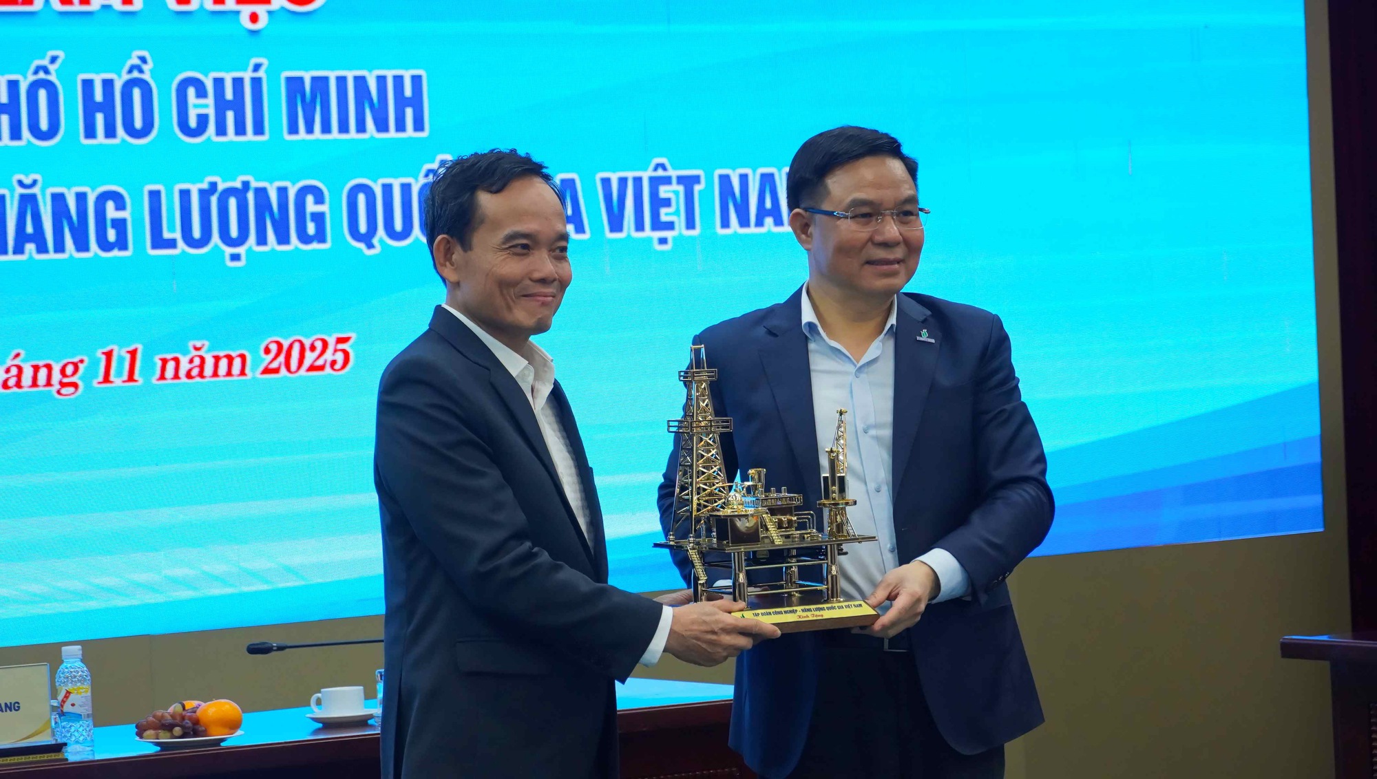 Lãnh đạo TP HCM làm việc với Tập đoàn Petrovietnam về hợp tác chiến lượ - Ảnh 5.