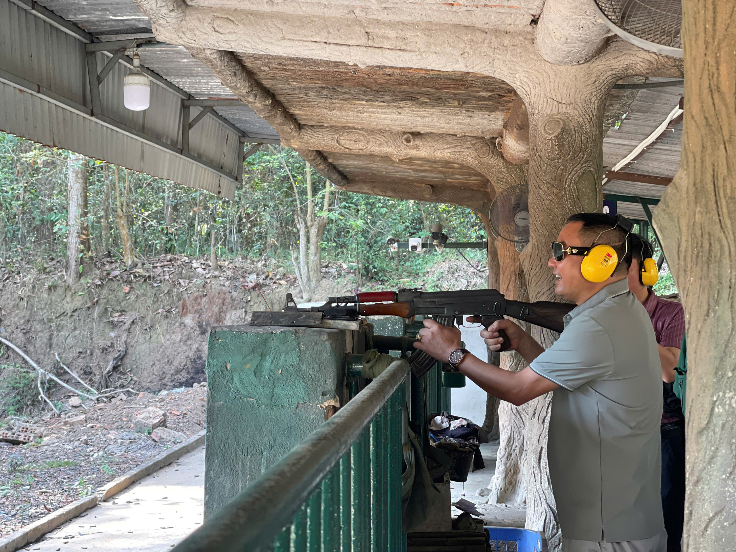  Dịp lễ 30-4: Rợp khách đi Suối Tiên, Củ Chi, tour Biệt động Sài Gòn  - Ảnh 11.