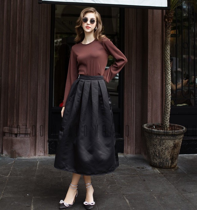 Chân váy midi là sự kết hợp giữa thời trang cổ điển và hiện đại- Ảnh 7.