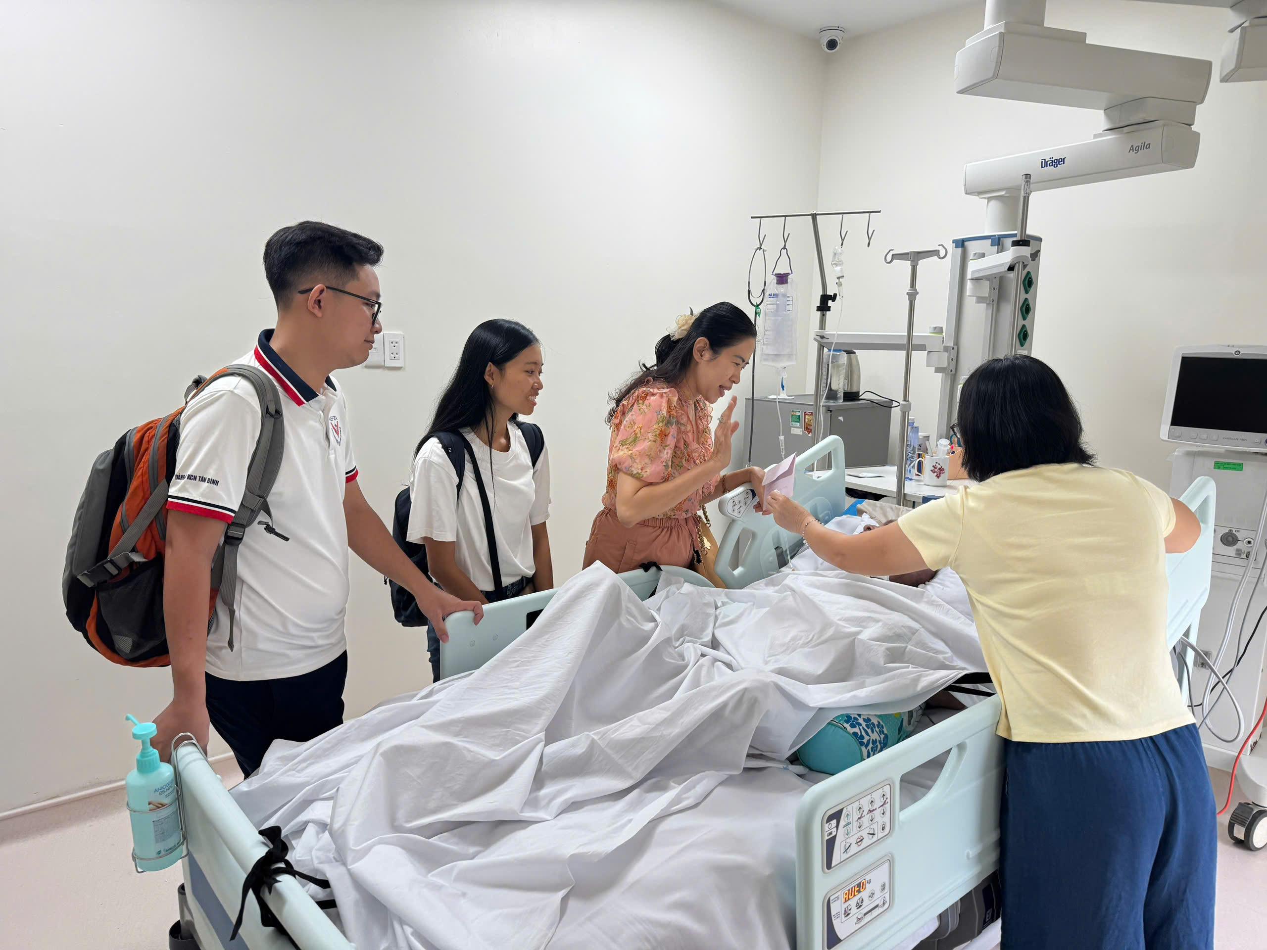 Nhạc sĩ Phạm Đăng Khương - tác giả 'Con đường đến trường' đang nguy kịch - Ảnh 3.