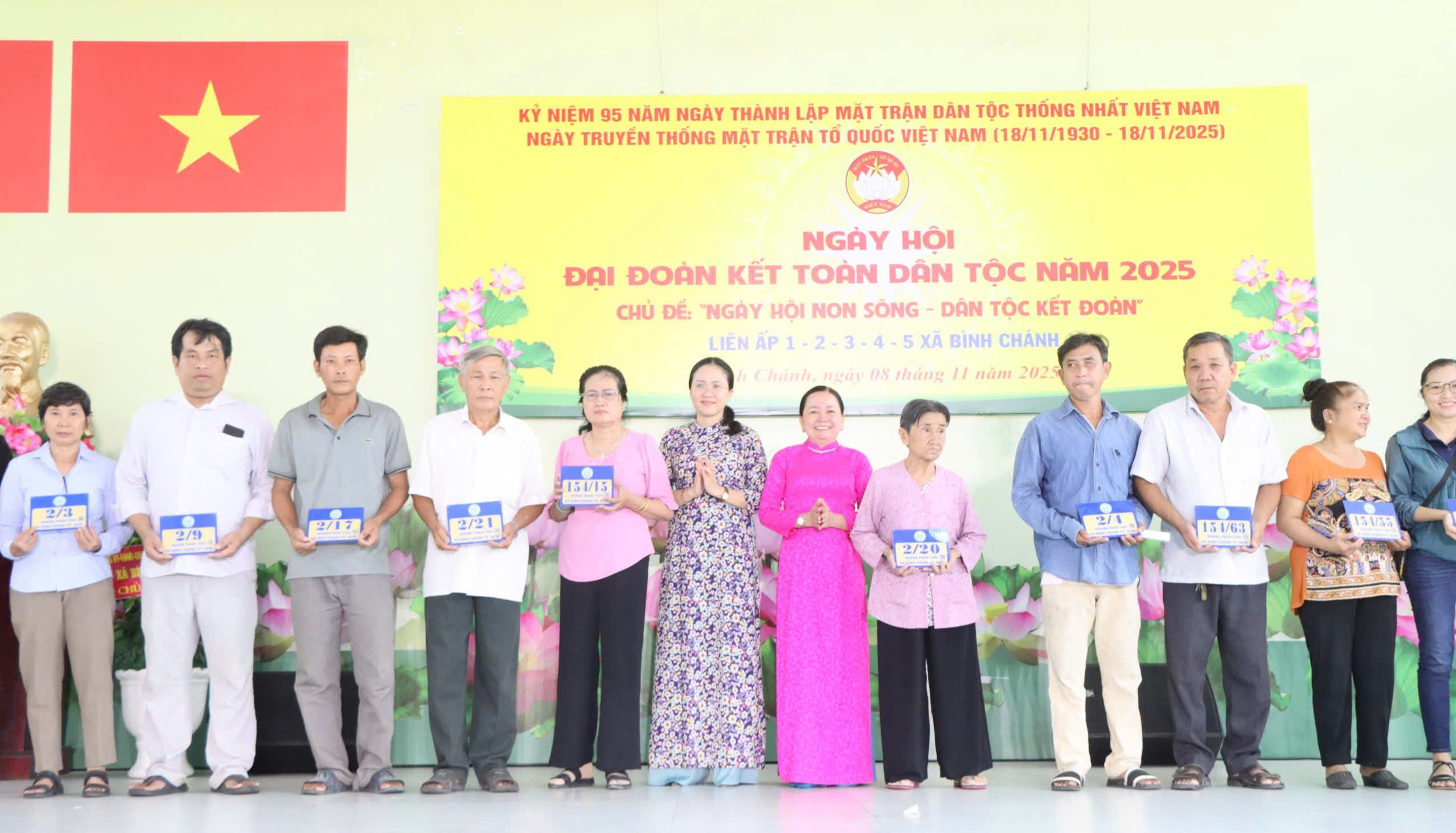 Sắc màu đoàn kết phủ khắp hai xã Bình Chánh, Bình Lợi - Ảnh 10.