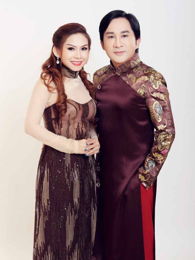 Bình Tinh không chỉ được thừa hưởng tài năng của cha mẹ ruột mà còn được cha nuôi - NSƯT Kim Tử Long dìu dắt.