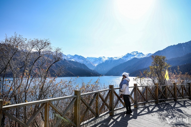 Đôi bạn thân U50 thuê xe tự lái, khám phá khoảnh khắc đẹp khó cưỡng ở Tân Cương - 16