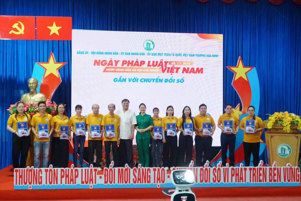 3lan-toa-tinh-than-thuong-ton-phap-luat-trong-ky-nguyen-so.jpg