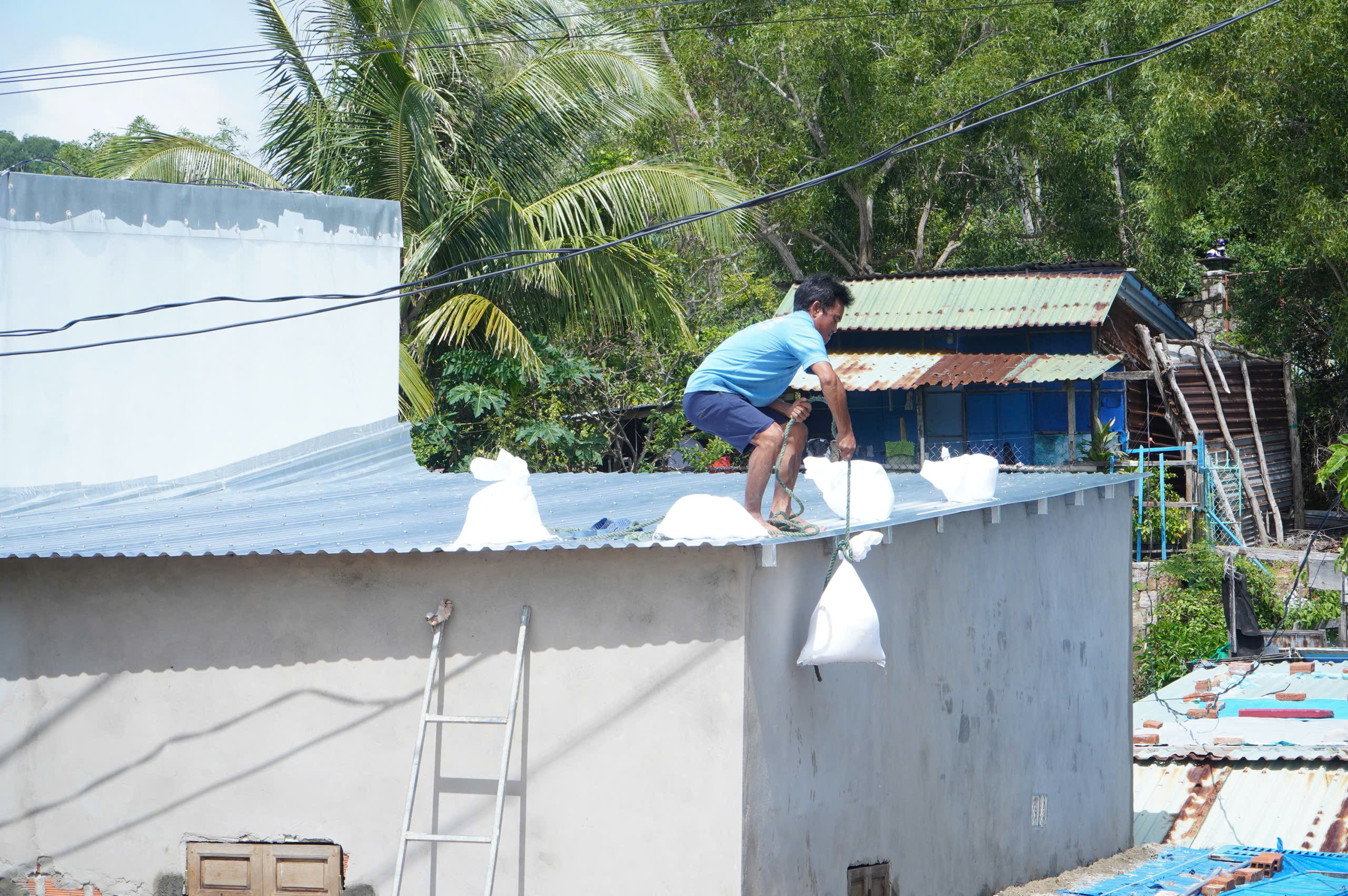 Đề nghị các hồ đập xả nước tối đa đón bão Kalmaegi - Ảnh 3.