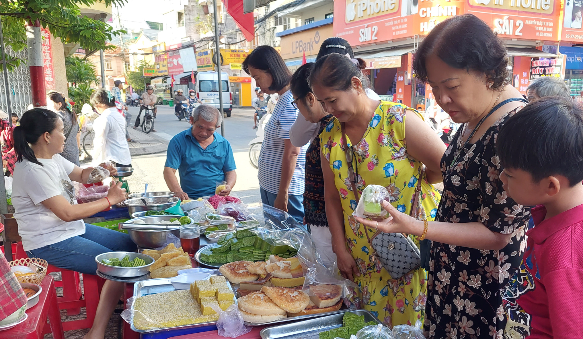 Về Bảy Núi săn ảnh, xem đua bò - Ảnh 5.