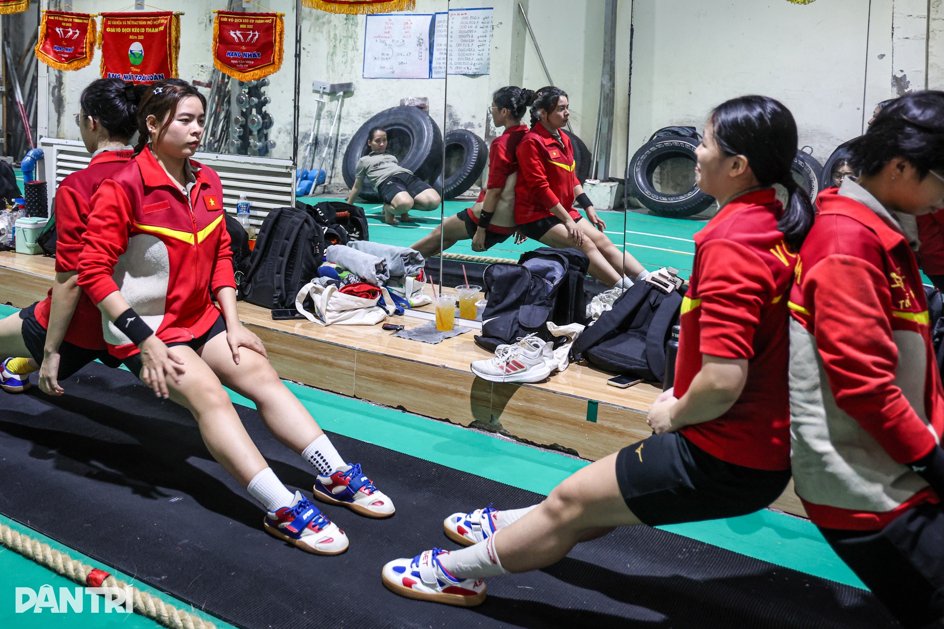 Lò luyện kéo co Việt Nam ngày đêm chuẩn bị cho SEA Games đầu tiên - 3