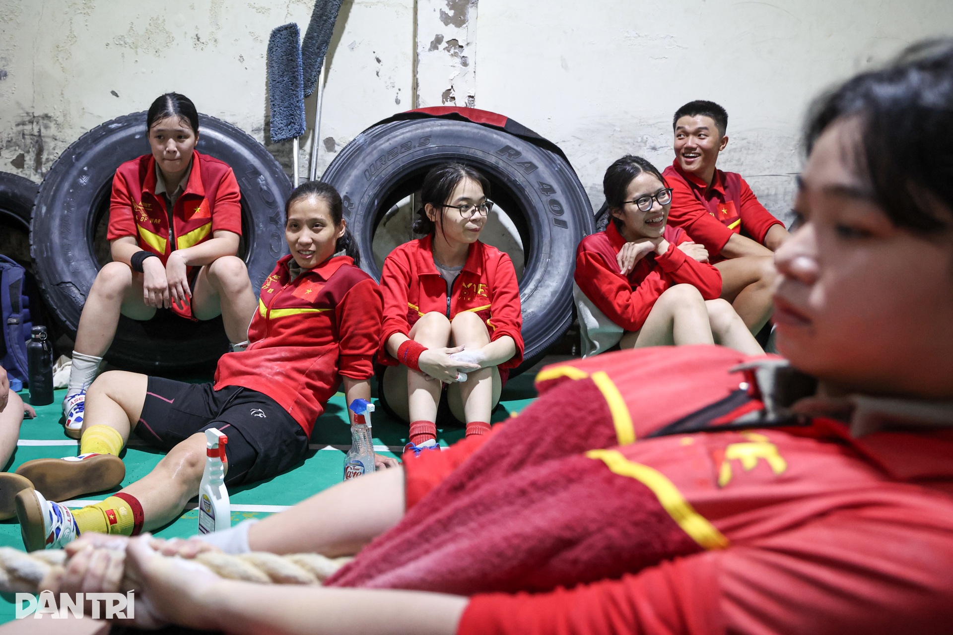 Lò luyện kéo co Việt Nam ngày đêm chuẩn bị cho SEA Games đầu tiên - 12