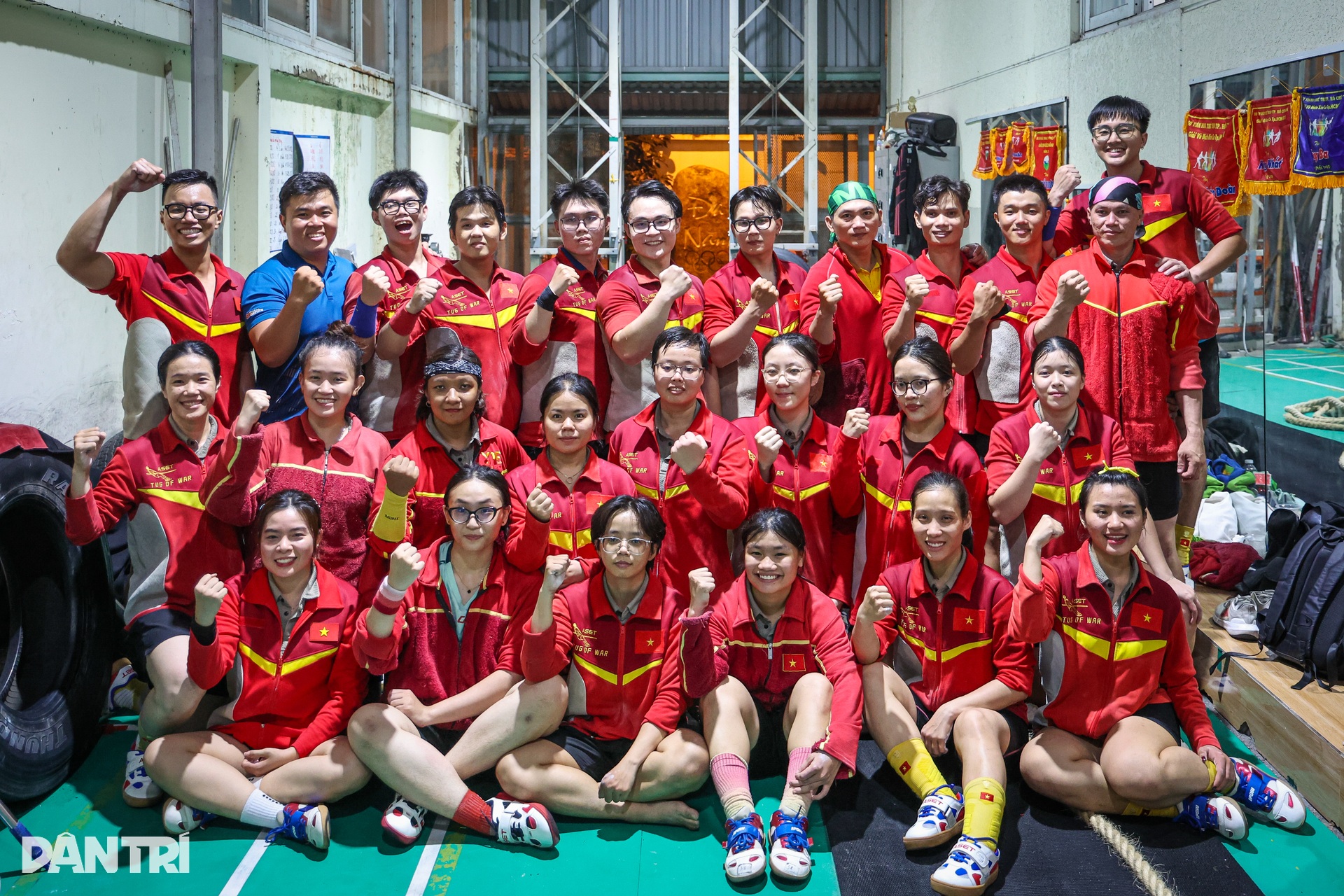 Lò luyện kéo co Việt Nam ngày đêm chuẩn bị cho SEA Games đầu tiên - 15