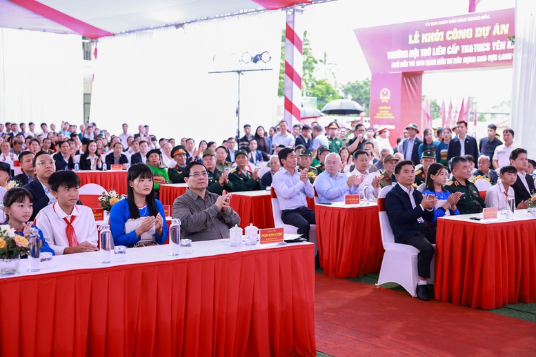 Thủ tướng: Coi xây dựng trường học như là một chiến dịch 