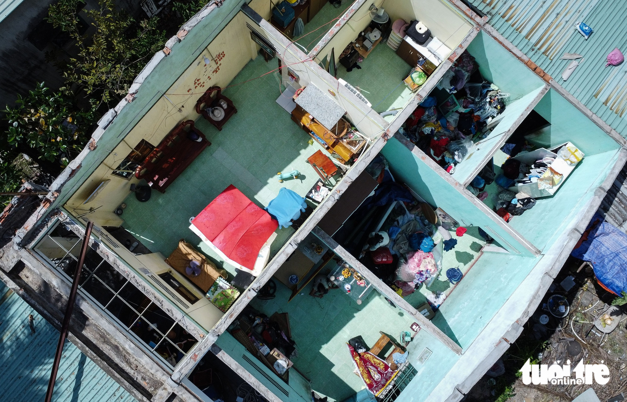 Làng phong Quy Hòa khốn đốn vì bão số 13 (Kalmaegi)- Ảnh 2.