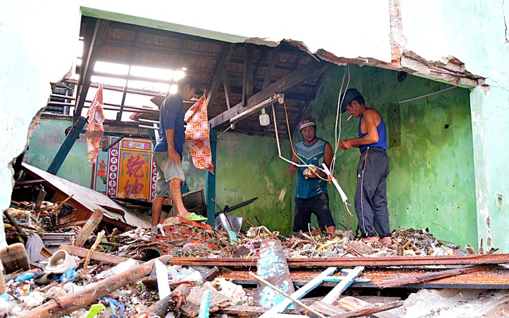 Làng phong Quy Hòa khốn đốn vì bão số 13 (Kalmaegi)- Ảnh 9.