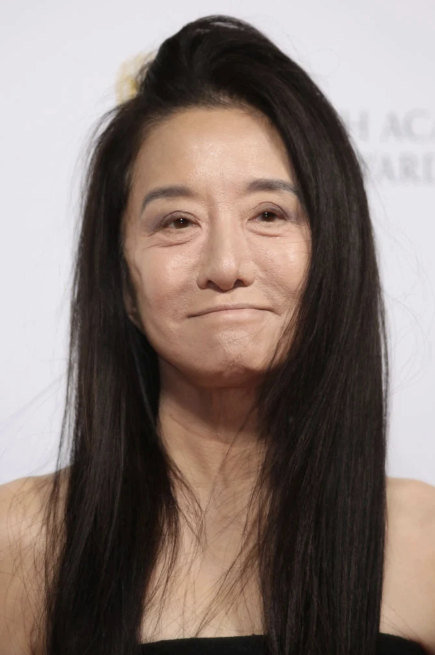 Bà hoàng váy cưới lộ bóng lưng không tin nổi ở tuổi 76- Ảnh 12.