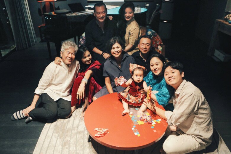 Khung cảnh 2 gia đình ghép làm 1 khiến nhiều người ngưỡng mộ.