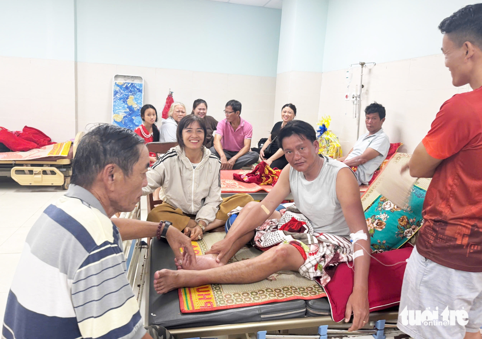 Vợ 'người hùng' Lý Sơn: Chồng nói trở về, không thất hứa, anh là người dũng cảm! - Ảnh 6.