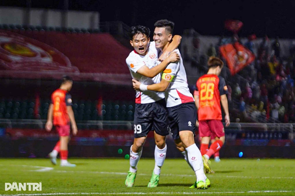 Hoàng Đức ghi bàn, CLB Ninh Bình thắng kịch tính CLB Công an TPHCM - 2