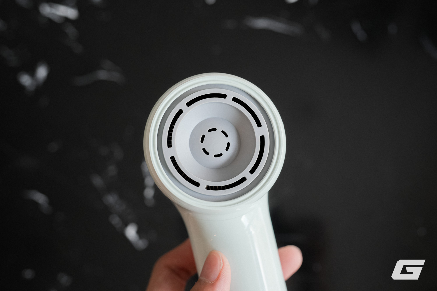 Dùng thử máy sấy Dreame Hair Mini: Gió rất mạnh, nhiệt đều, thiết kế động cơ ẩn, dùng tốt mà mua làm quà 20/10 còn hay hơn- Ảnh 6.