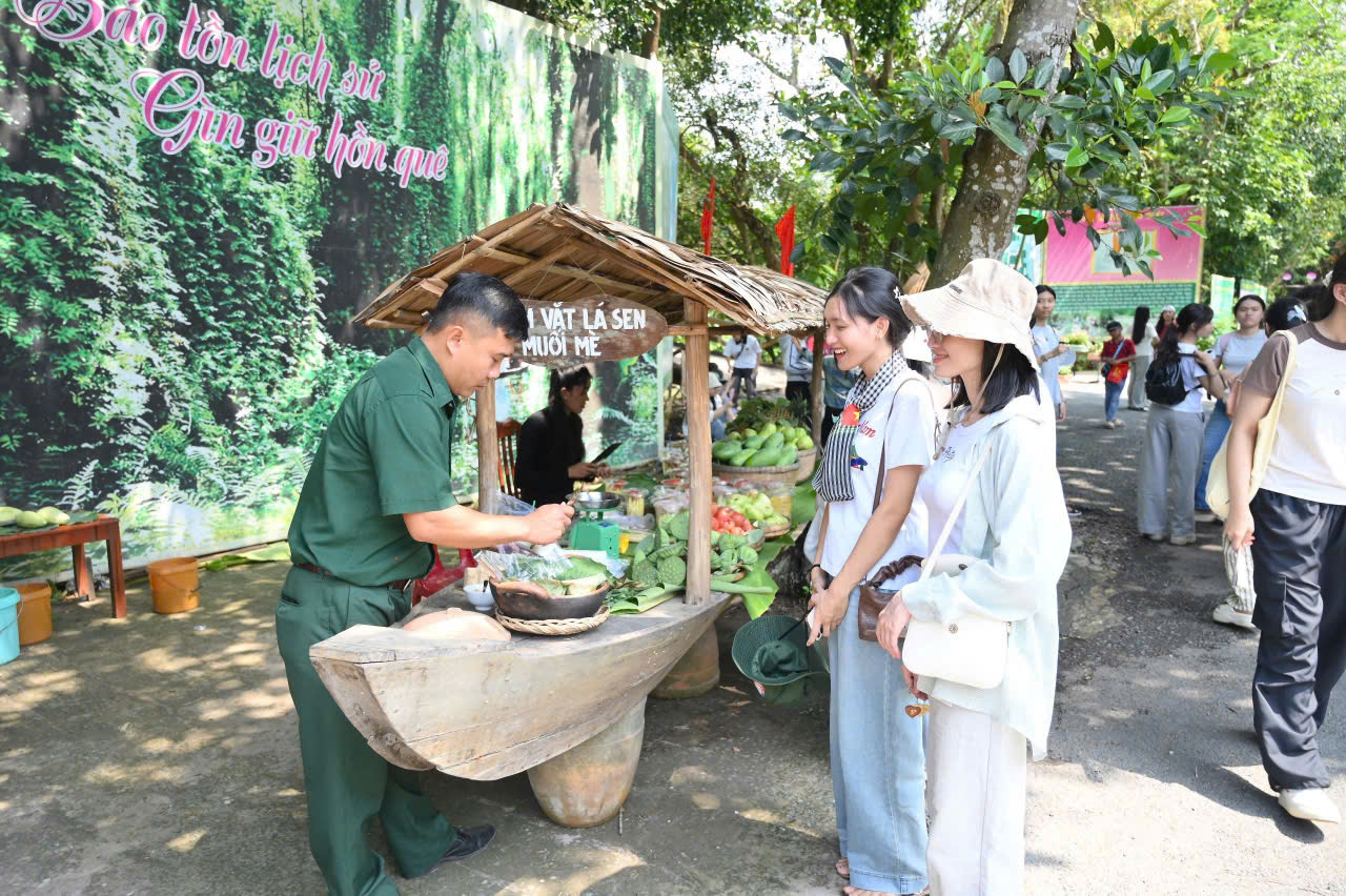 Bất ngờ lượng khách du lịch đến với các tỉnh miền Tây dịp lễ- Ảnh 8.