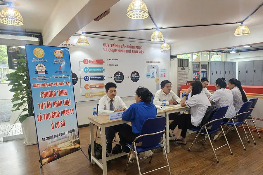 ANH BAI PHU_TUYEN TRUYEN PHAP LUAT.jpg