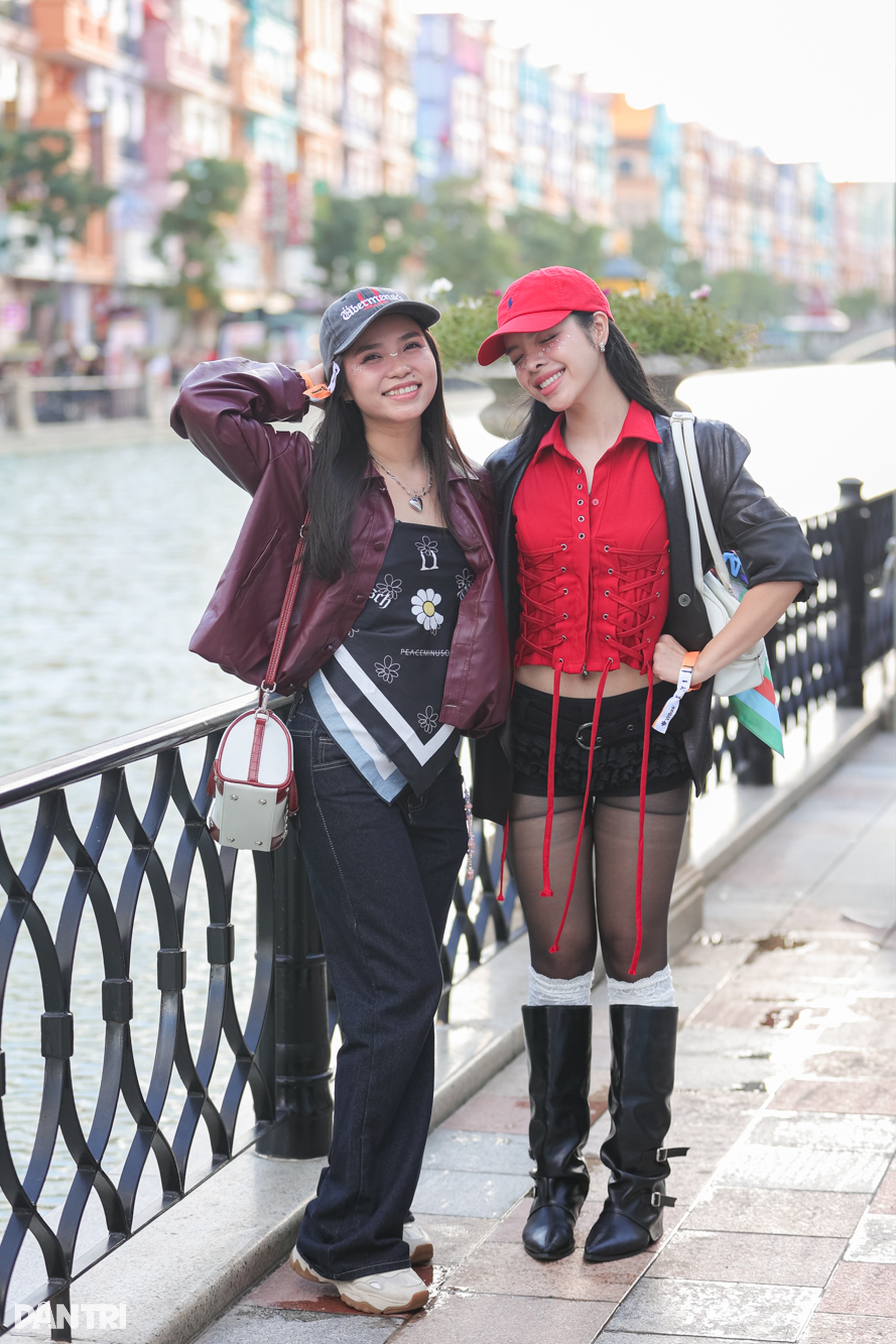 Mặc váy da màu đỏ quyến rũ như fan nữ của G-Dragon đầu mùa Thu - Đông - 11