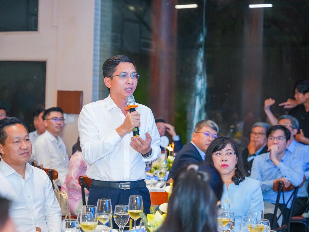 Bí thư Thành uỷ TPHCM Trần Lưu Quang: Ưu tiên đất dôi dư cho giáo dục, y tế - 2