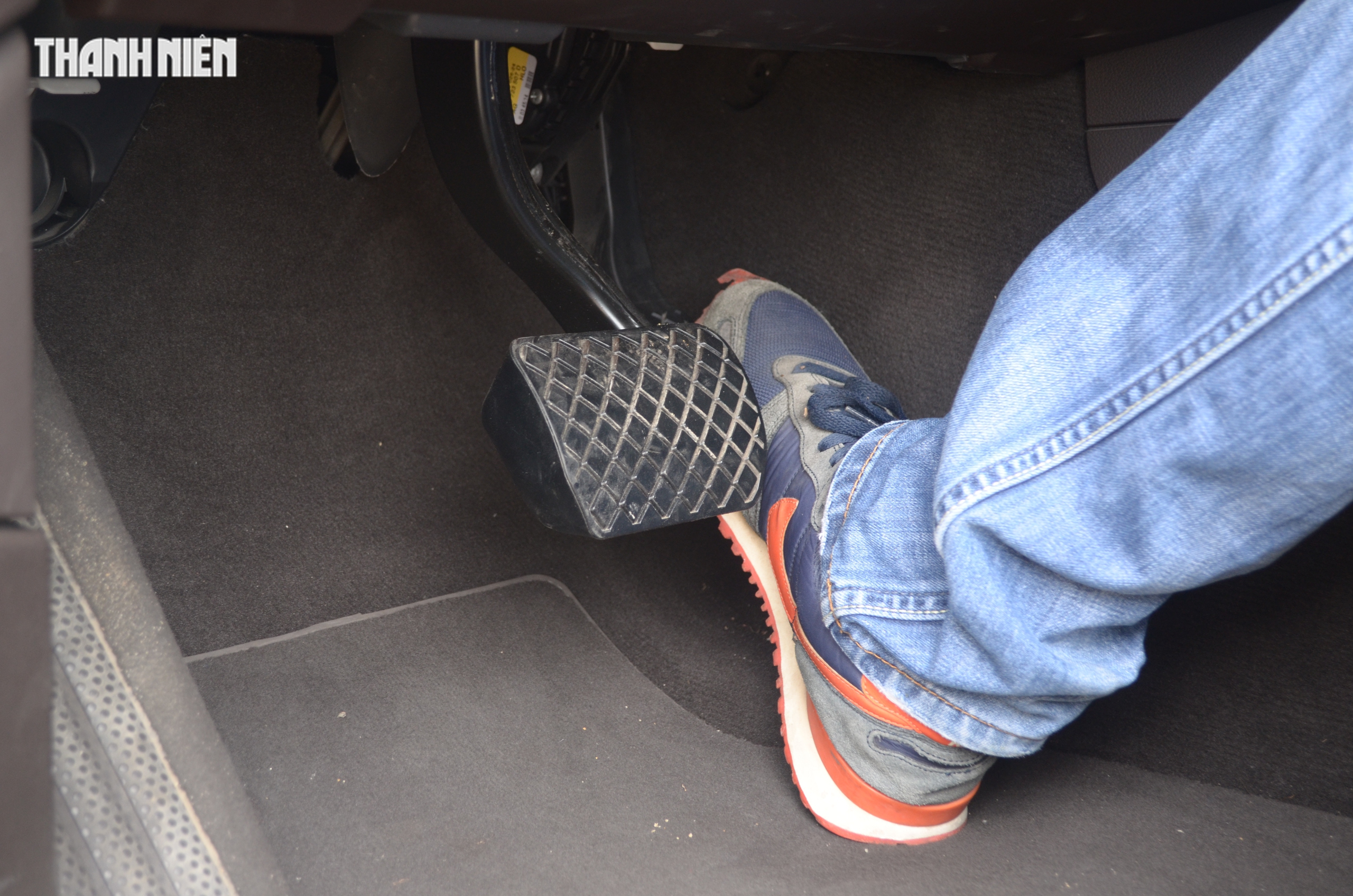 Vì sao không nên đạp ga ngay sau khi khởi động làm nóng động cơ ô tô? - Ảnh 2.