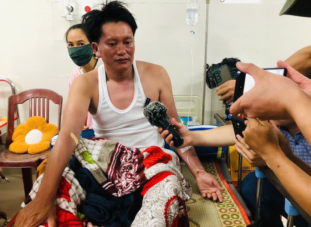 Khen thưởng người hùng cứu người giữa sóng gió ở Lý Sơn - Ảnh 4.