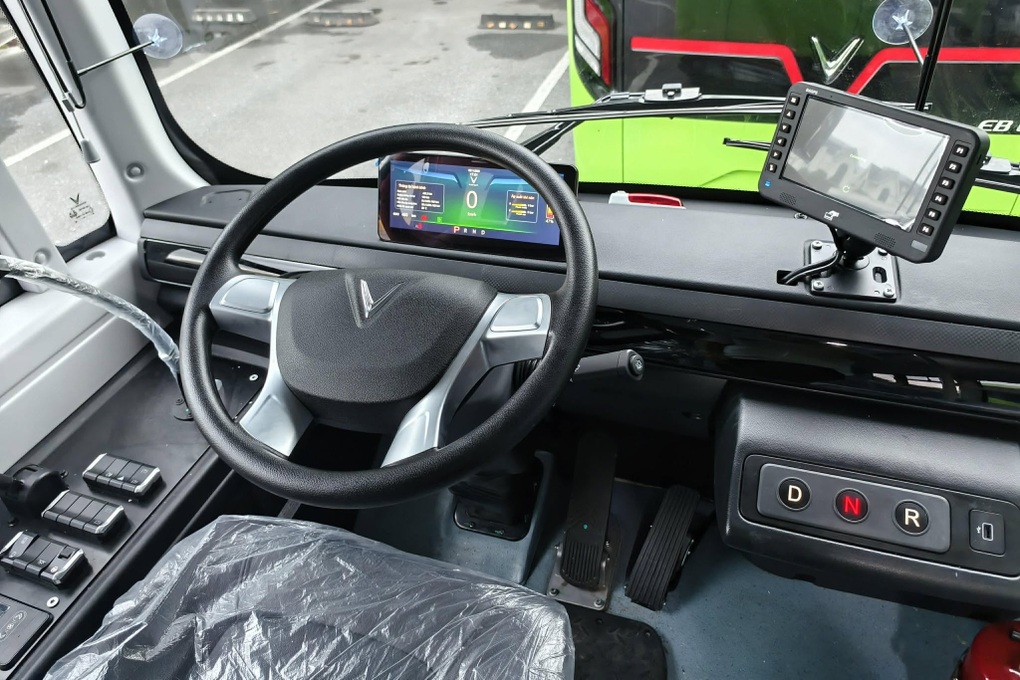 Ngắm thực tế xe buýt điện VinFast: 20 chỗ ngồi, nhiều công nghệ - 4