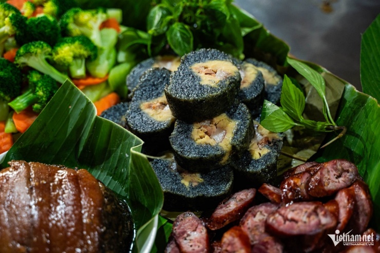 Bánh chưng đen đặc sản của Bắc Sơn