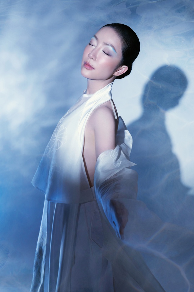 Nghệ sĩ Linh Nga tỏa sáng trong bst lấy cảm hứng từ sử thi của người Mường - Ảnh 6.