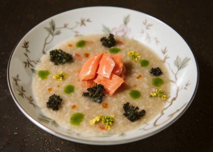 Cháo cá hồi giàu dinh dưỡng.