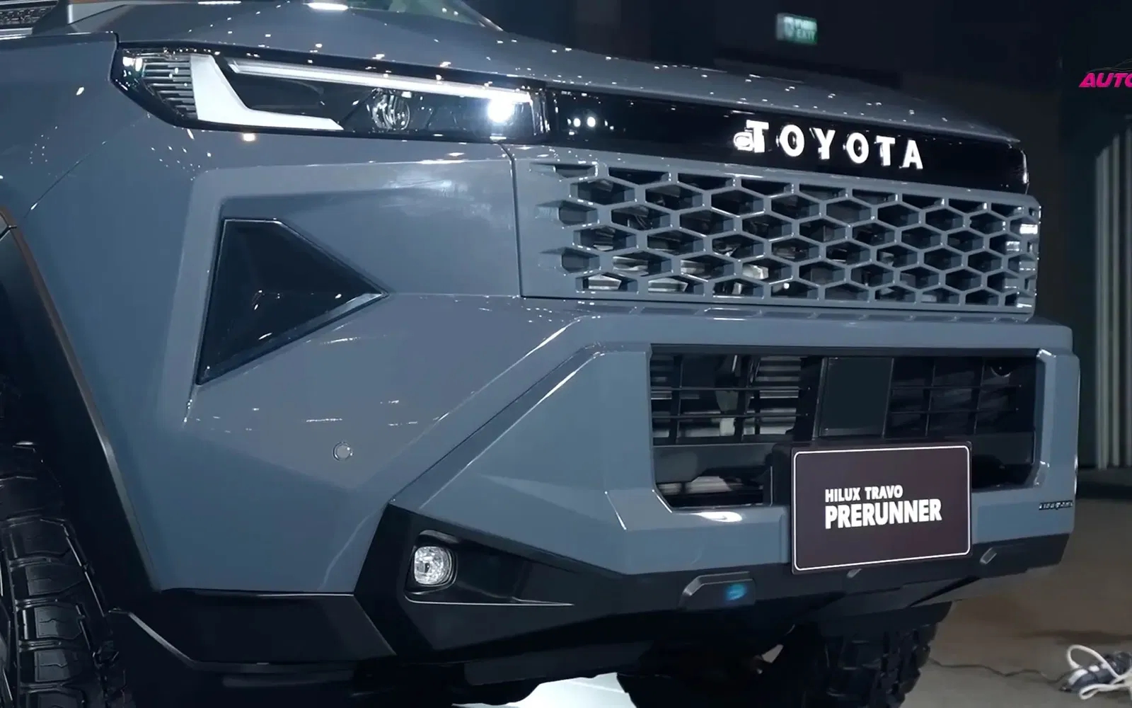 Toyota Hilux - Ảnh 5.