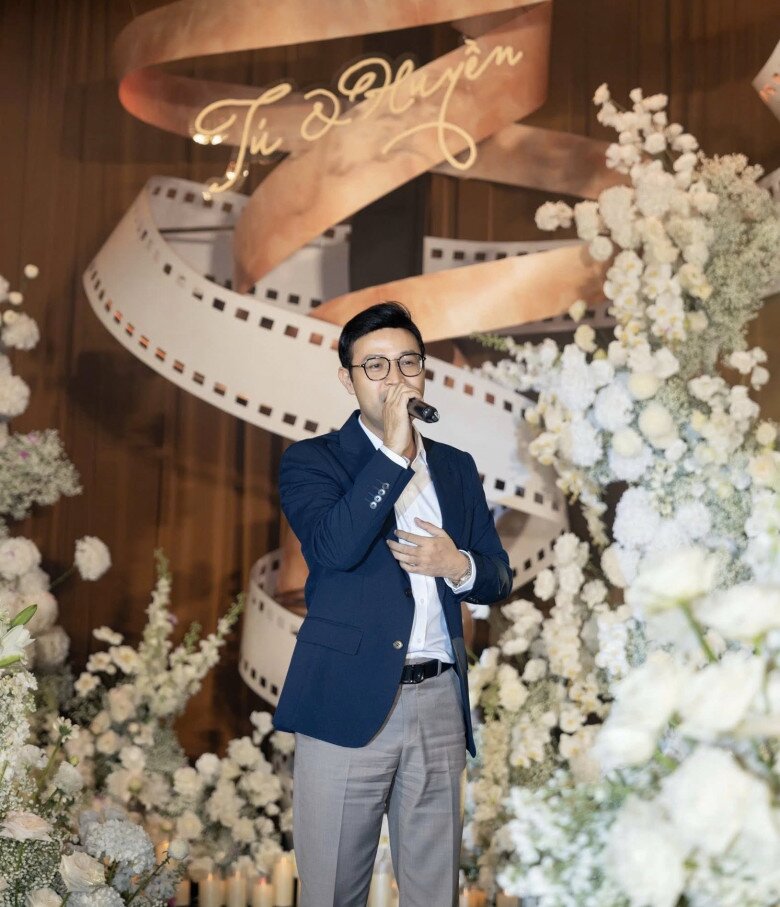 Thái Sơn hát tặng con gái màn ảnh khiến nhiều khán giả có mặt không khỏi xúc động.