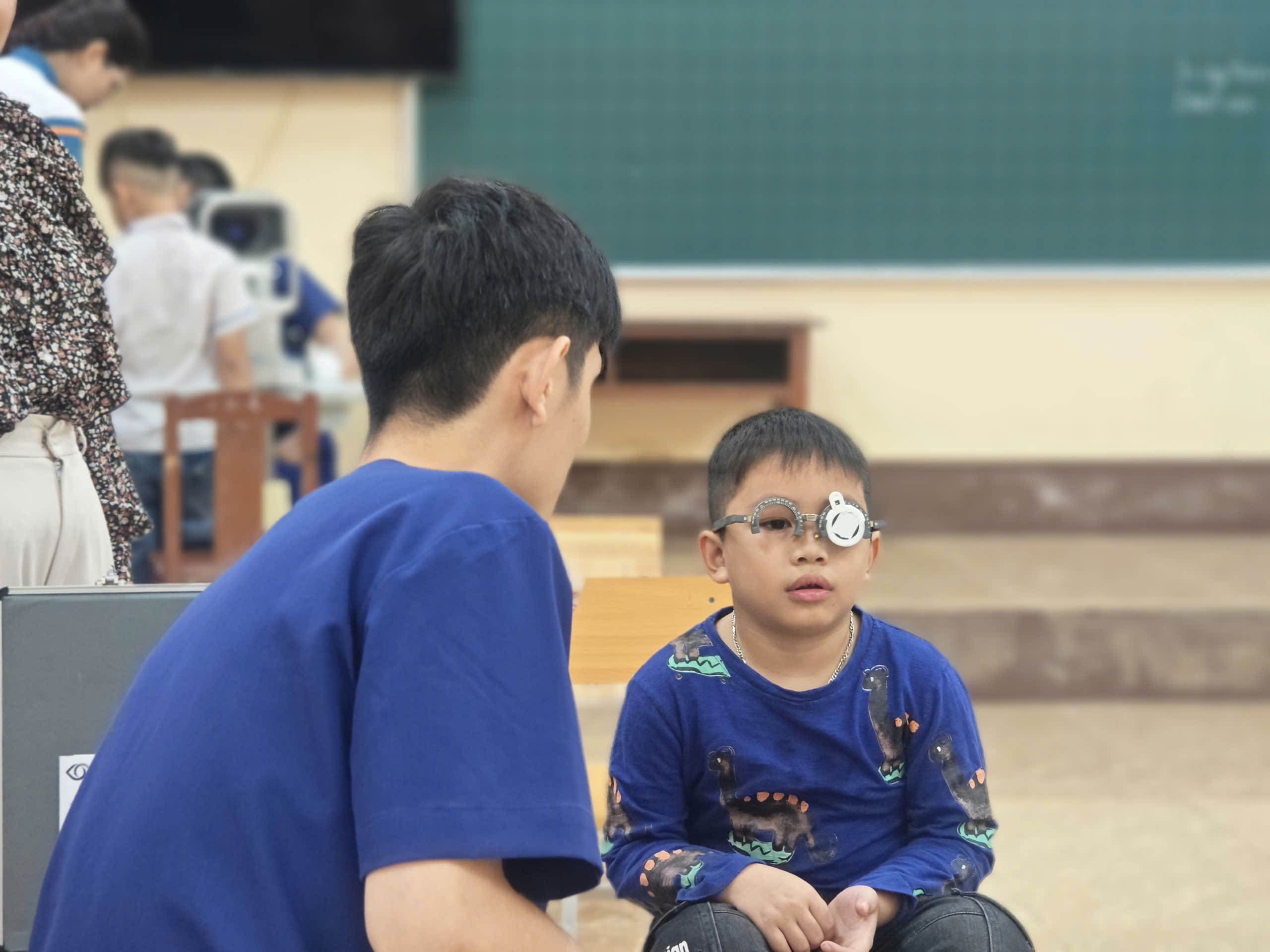 cận thị - Ảnh 2.