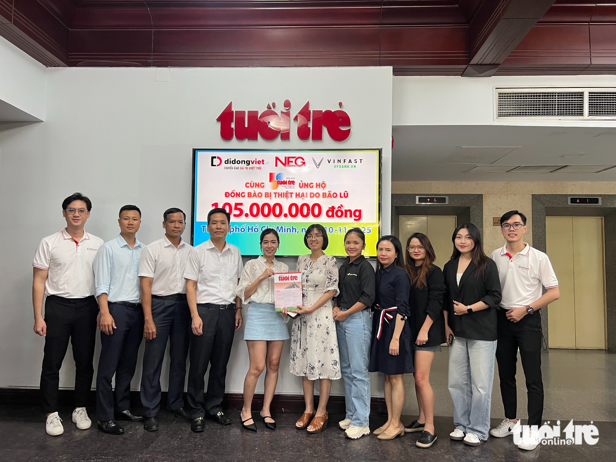 Chỉ sau 24 giờ huy động, nhận được 105 triệu gửi về đồng bào miền Trung - Ảnh 2.