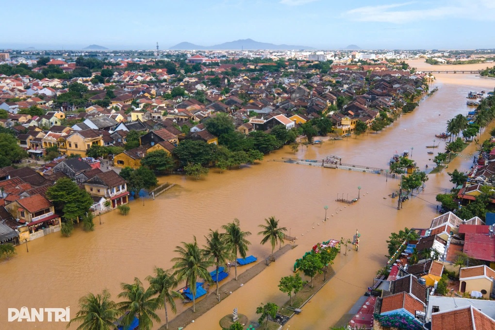 Mưa bão tàn phá, du lịch Đà Nẵng - Huế - Lâm Đồng vẫn tăng trưởng mạnh - 2